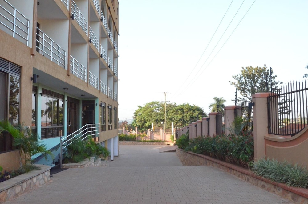 Interservice Hotel 37/44