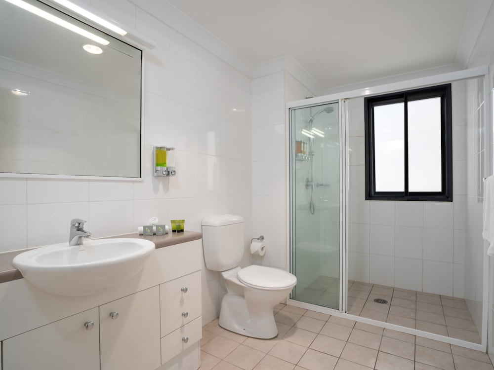 شقة بسرير كوين وسريرين منفصلين بغرفتي نوم، Leisure Inn Spires 4/7