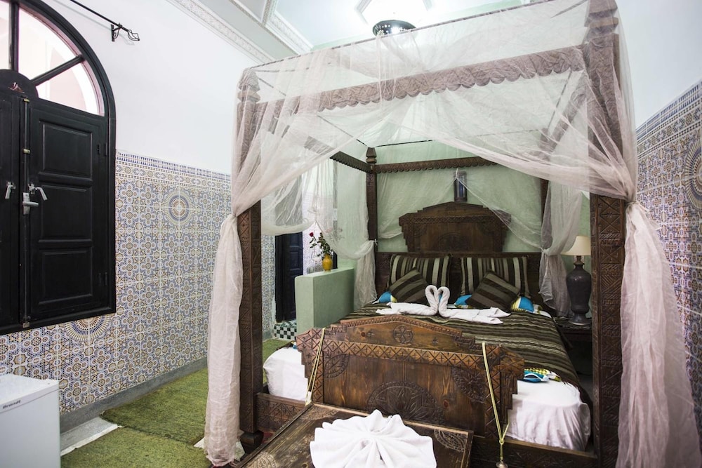 Riad Losra 22/67