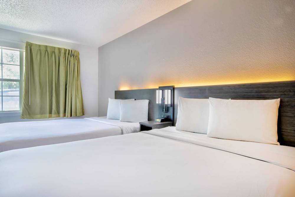 Studio 6 Extended Stay - San Antonio, TX - Medical Center 16/60