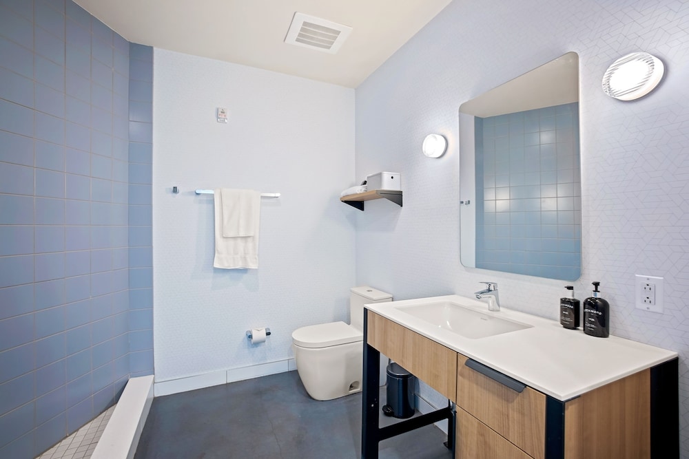 BentoLiving Chestnut Hill 75/77