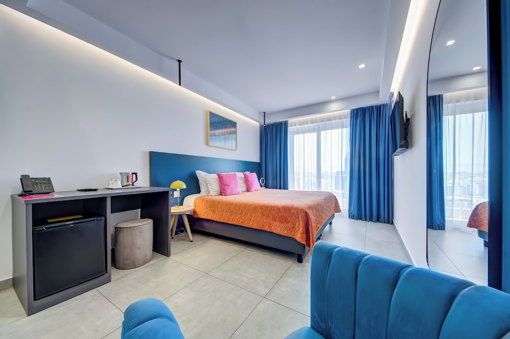 Flamingo Hotel Malta 11/50