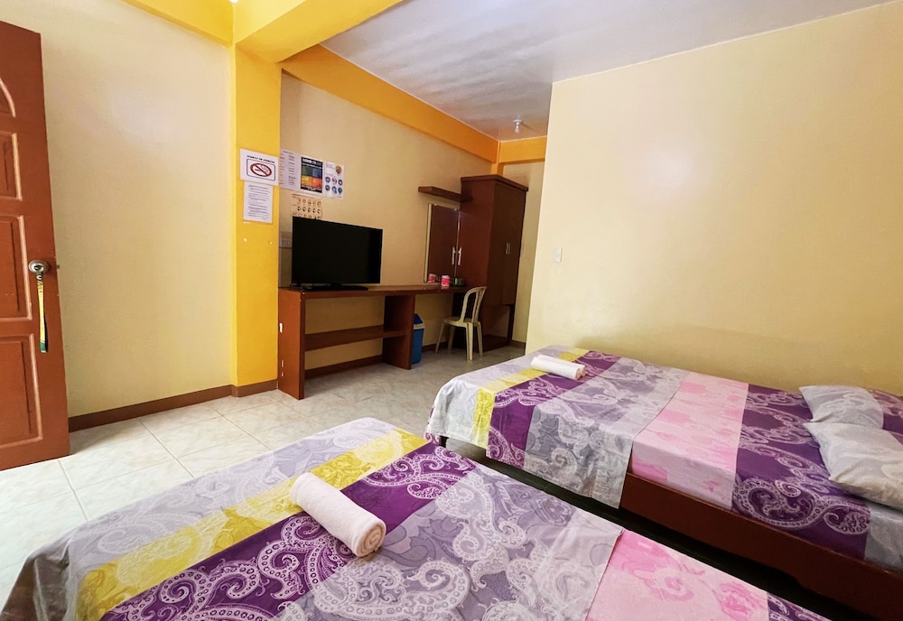 White Beach Hotel Bar And Restaurant 65/90