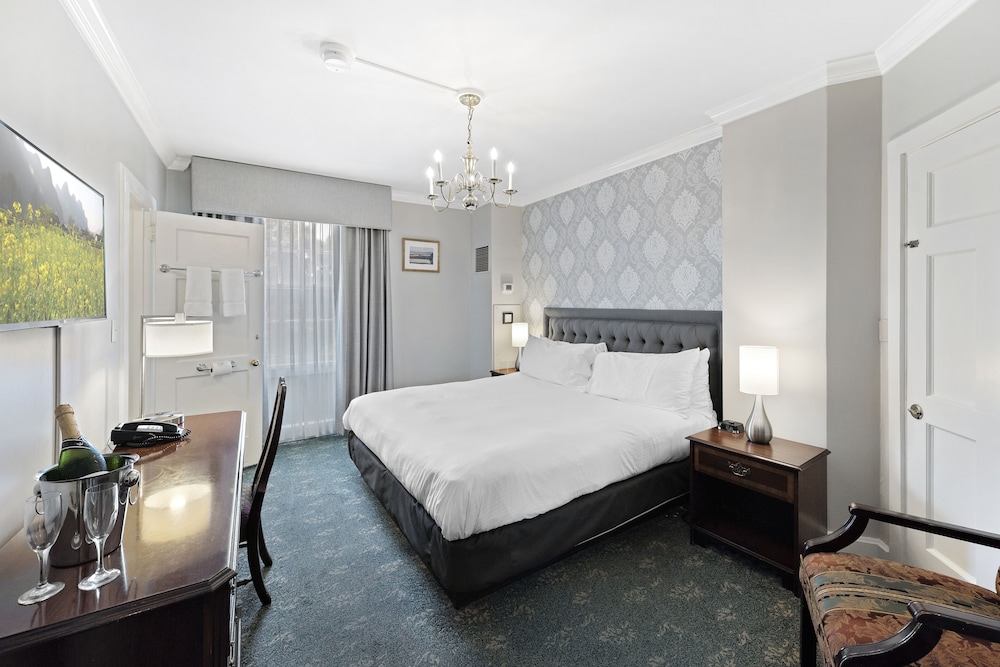 Hawthorne Hotel 19/69