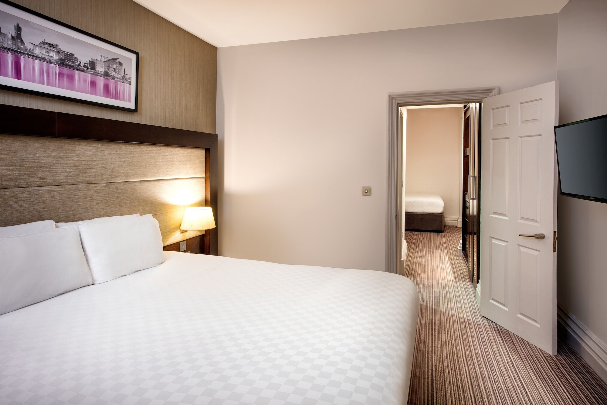 STANDARD, KING BED