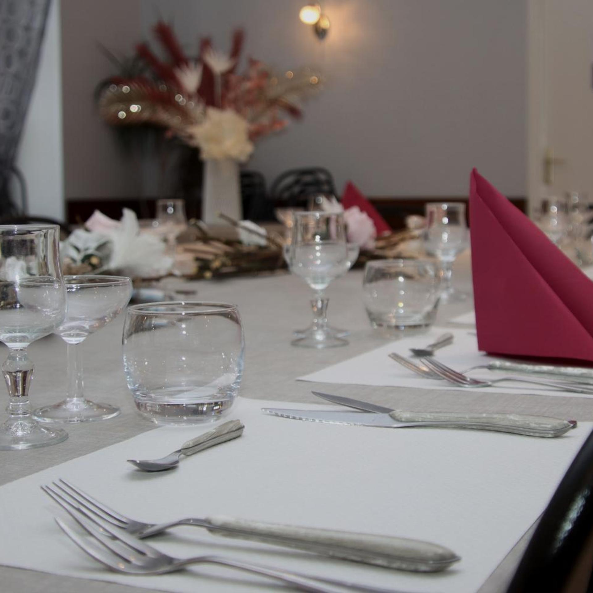 AUBERGE DE LA CLOCHE 16/22