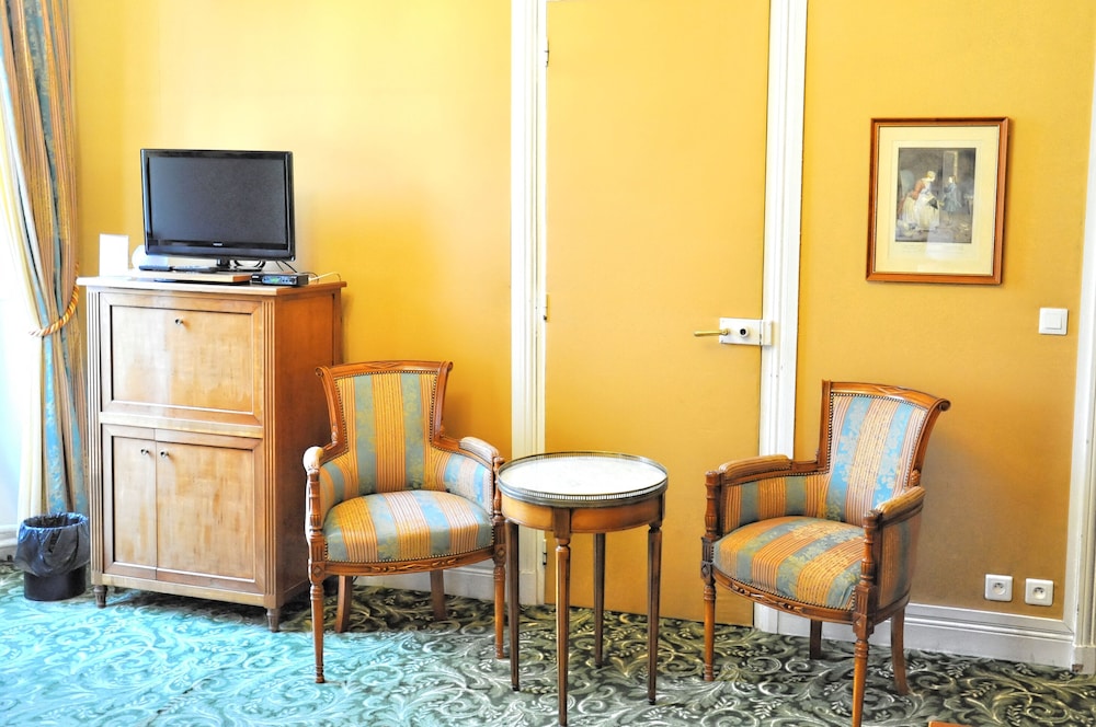 Grand Hotel Des Templiers 36/68