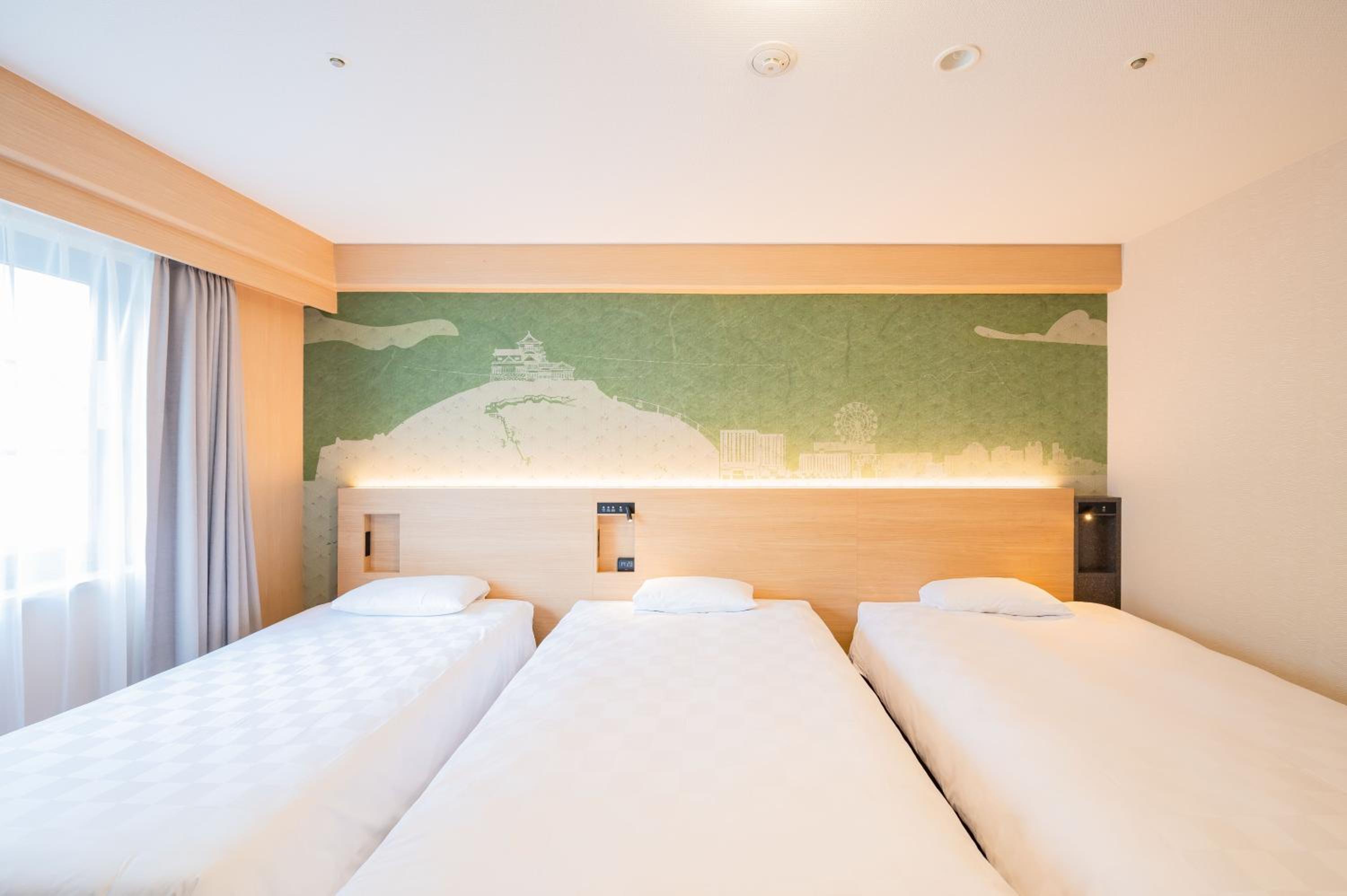 Renovated, Moderate, Triple, Single Bed, Smoking