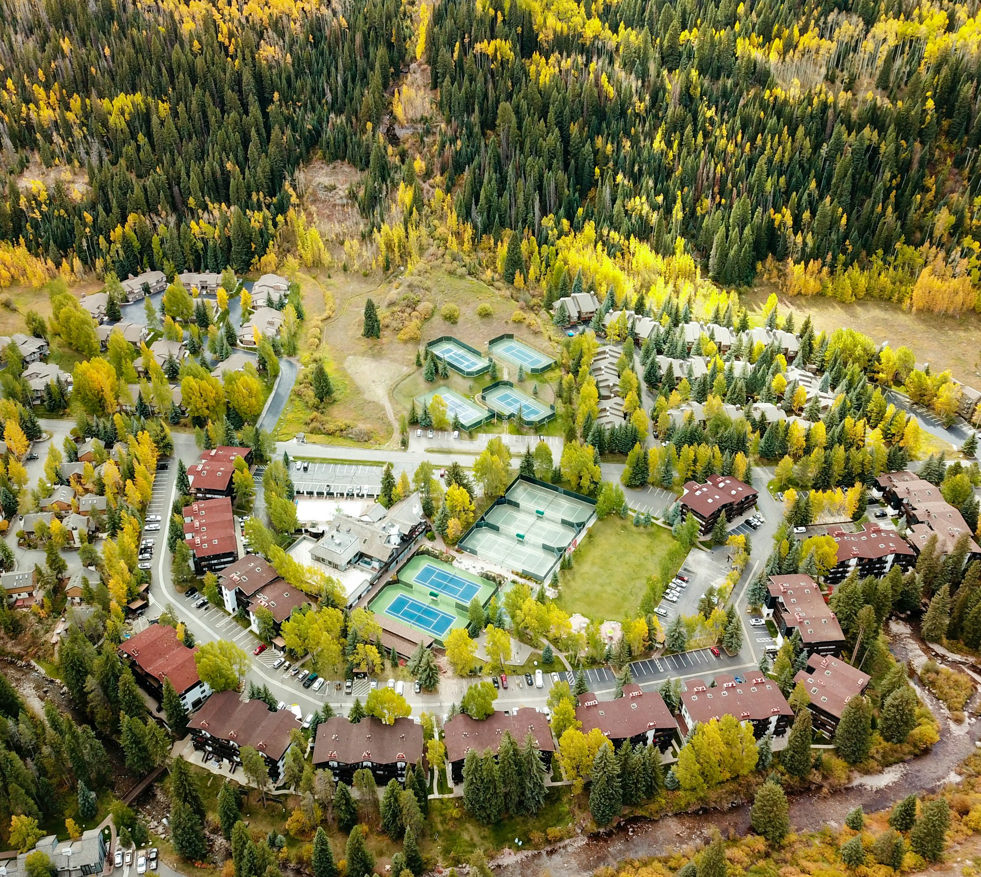 Vail Racquet Club Townehomes And Condominiums 32/38