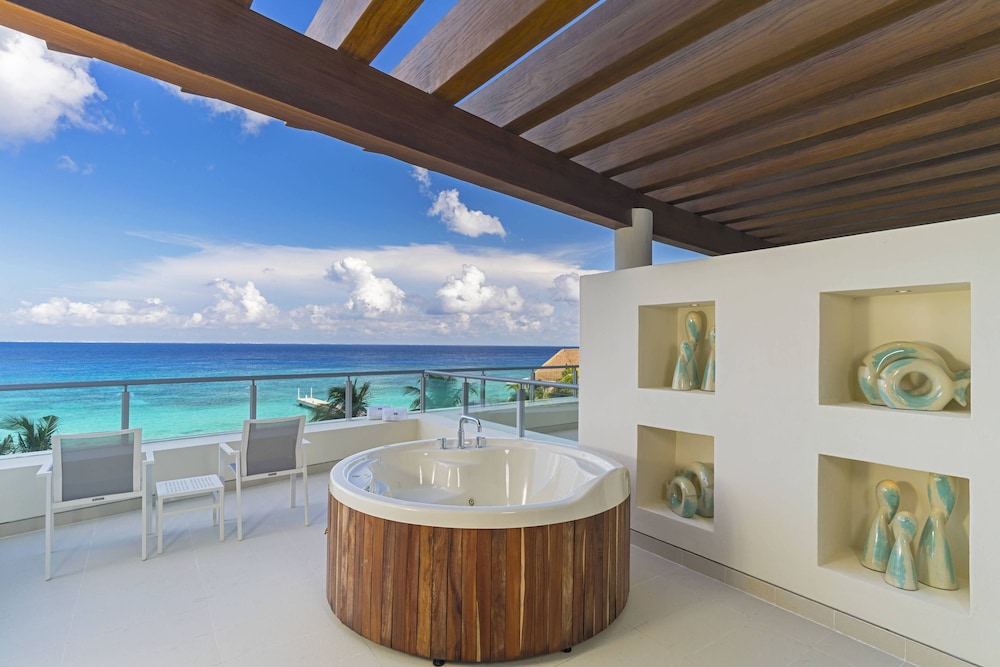 The Westin Cozumel 66/77