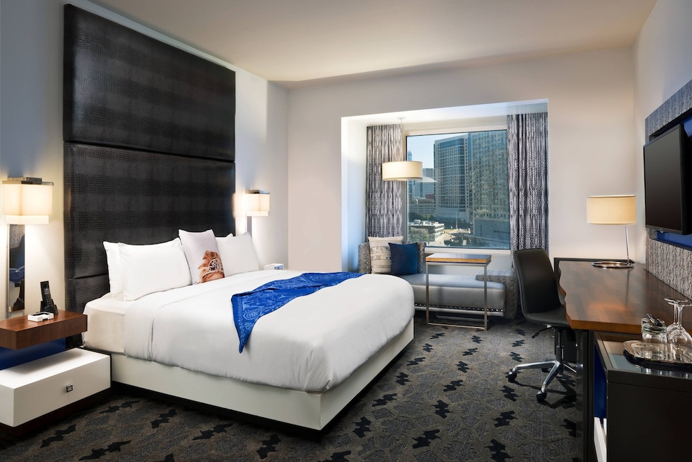 Deluxe, King Bed, Accessible