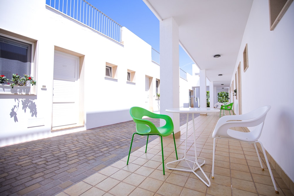 Donnosanto Hotel 17/50