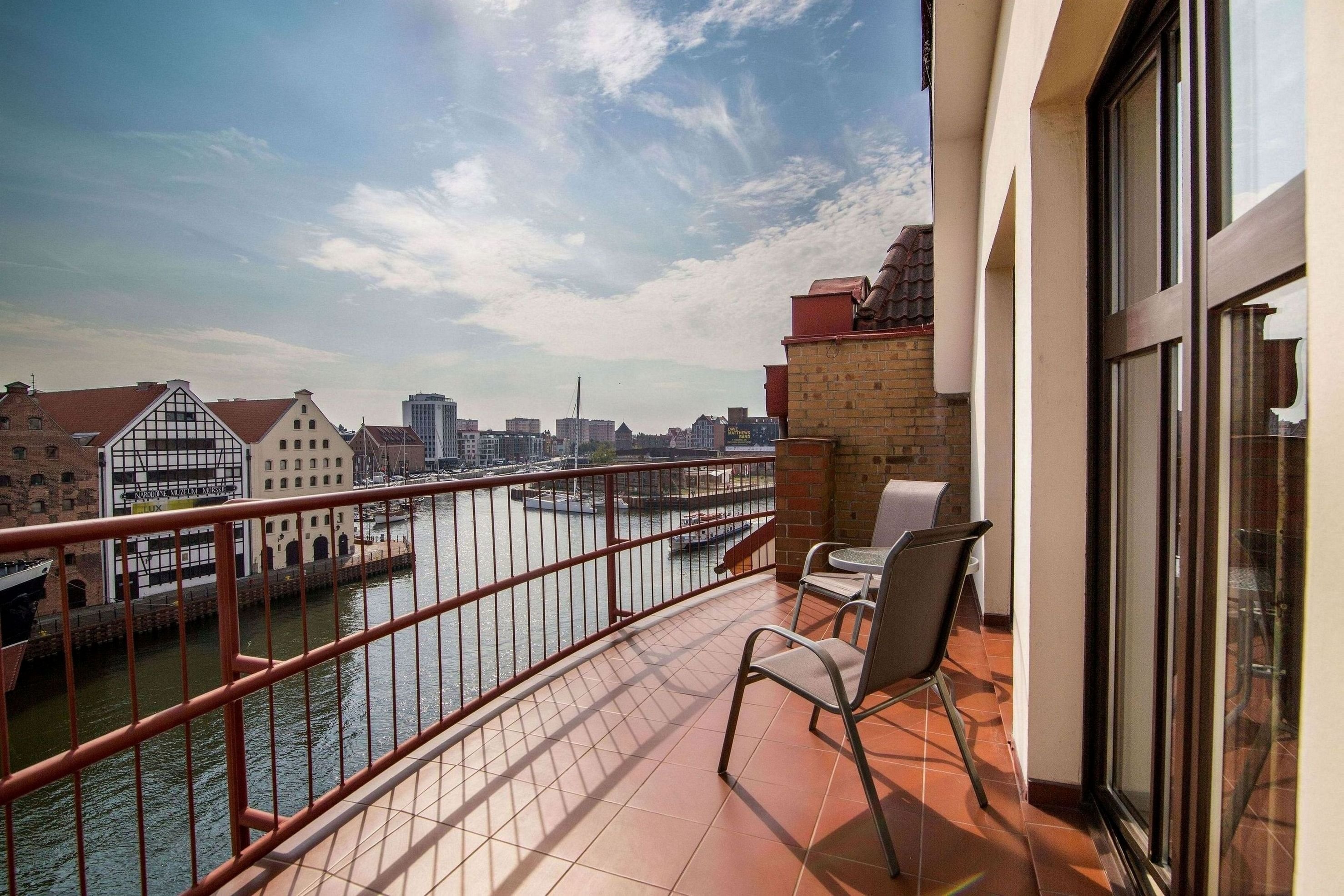 Hanza Hotel 43/44