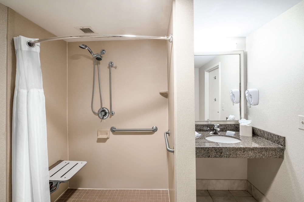 Hilton Garden Inn Richmond Airport 7/45