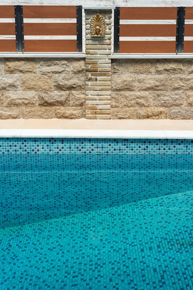 Leda Suites 42/50