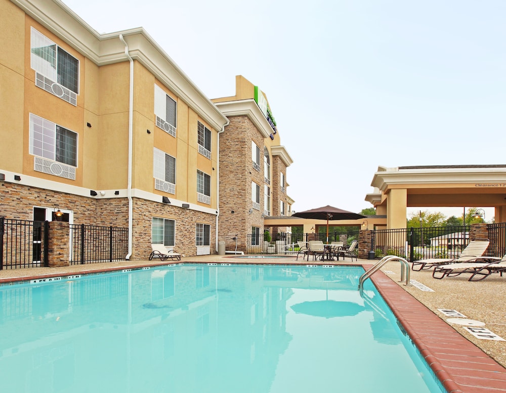 Holiday Inn Express Hotel And Suites Carthage 5/79