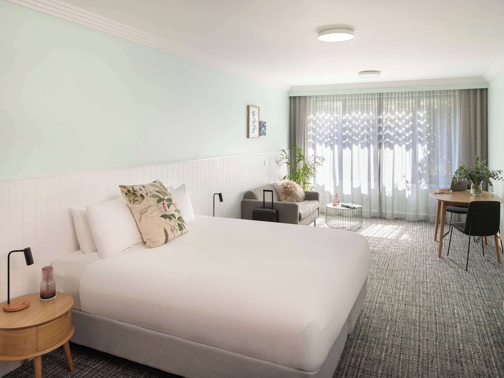 Studio, King Bed