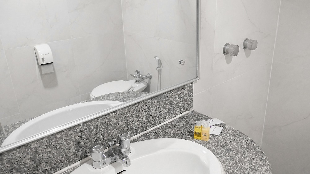 Trang Hotel Bangkok 68/73