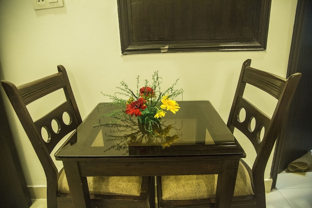 Hotel Amby Inn 32/50