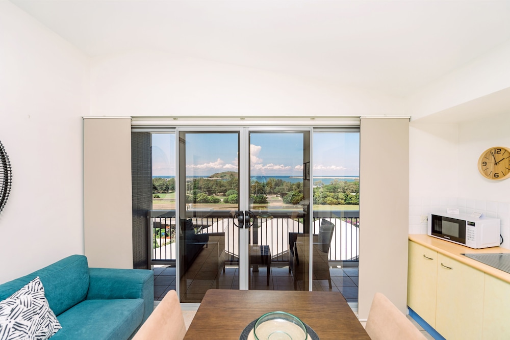 THE OBSERVATORY HOLIDAY APARTMENTS 25/40