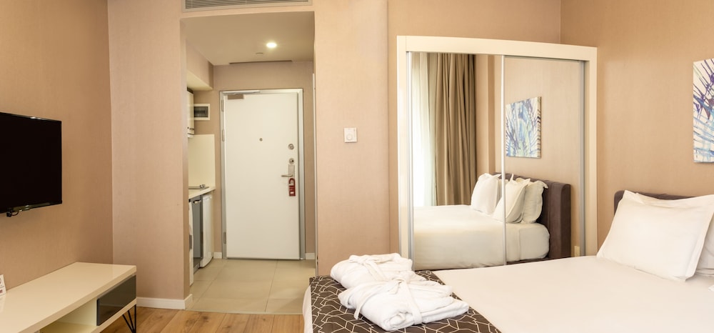 Elm Suite Hotel 14/41