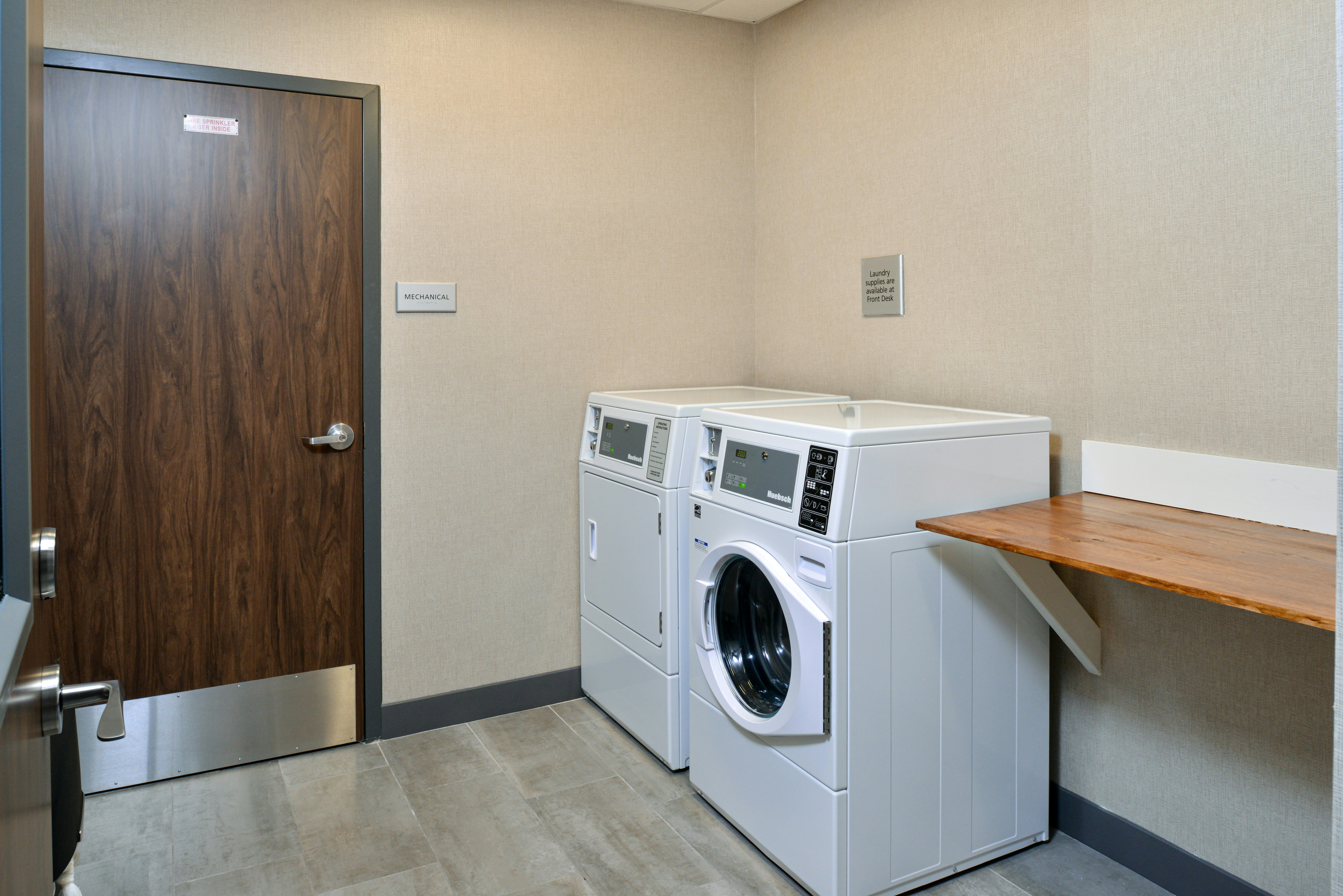 Hampton Inn Suites Adrian Mi 32/52