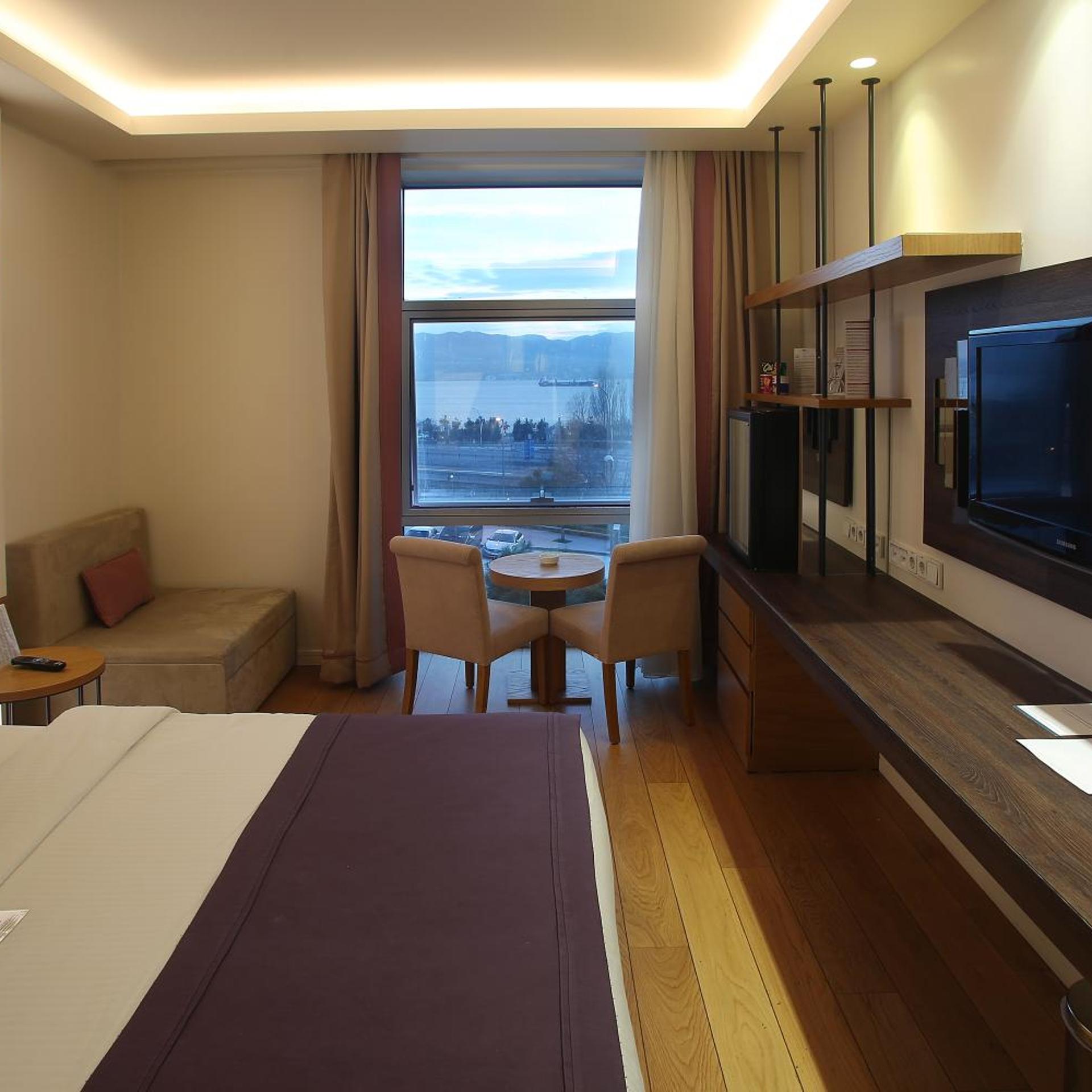 Wes Hotel 35/55