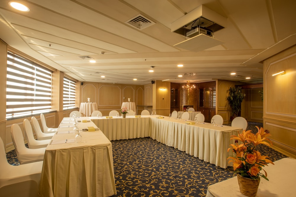 Bristol Hotel Amman 35/50