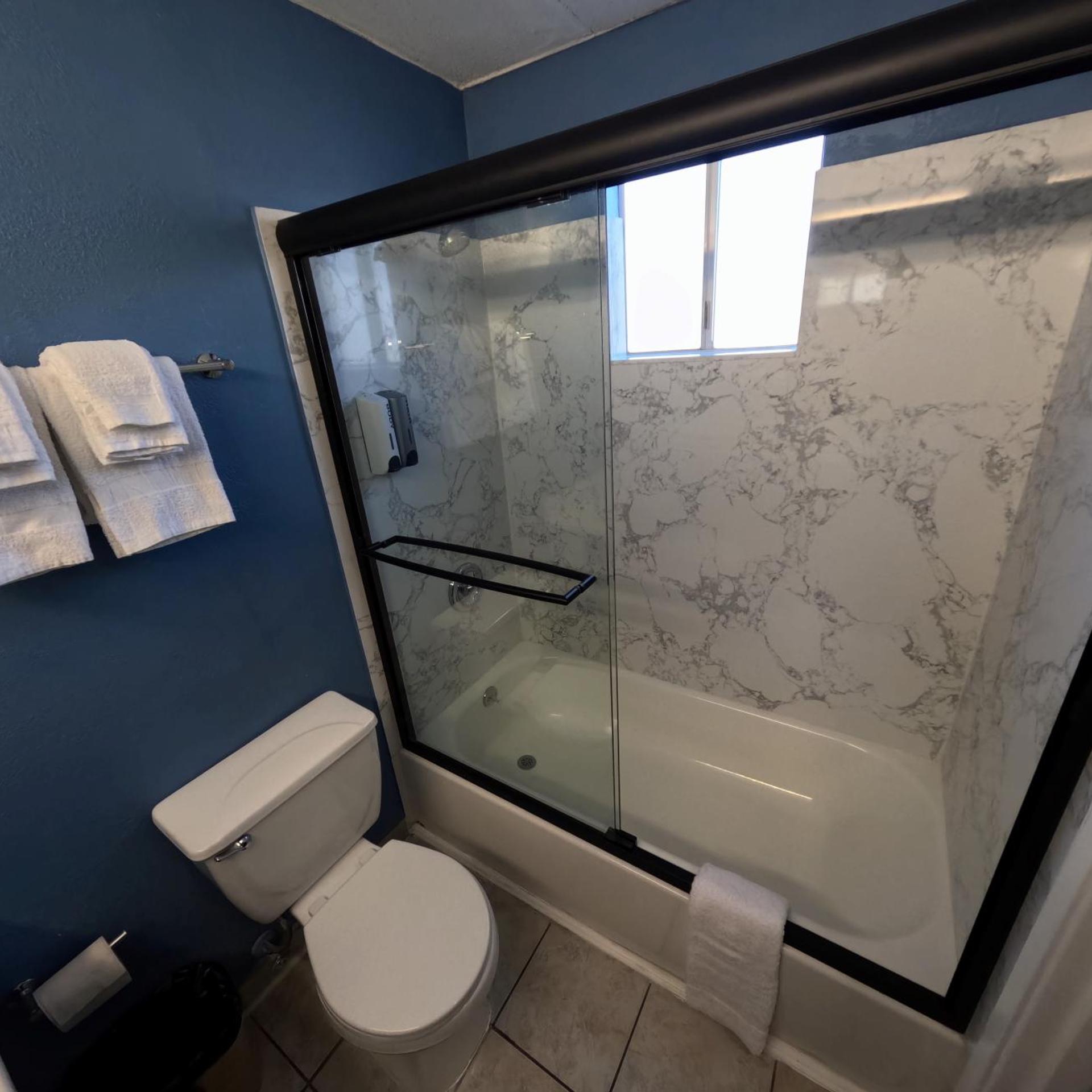 غرفة بسرير كينج، Heritage Inn 4/6