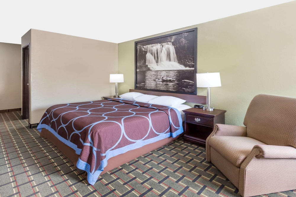 Super 8 by Wyndham Logansport 9/23