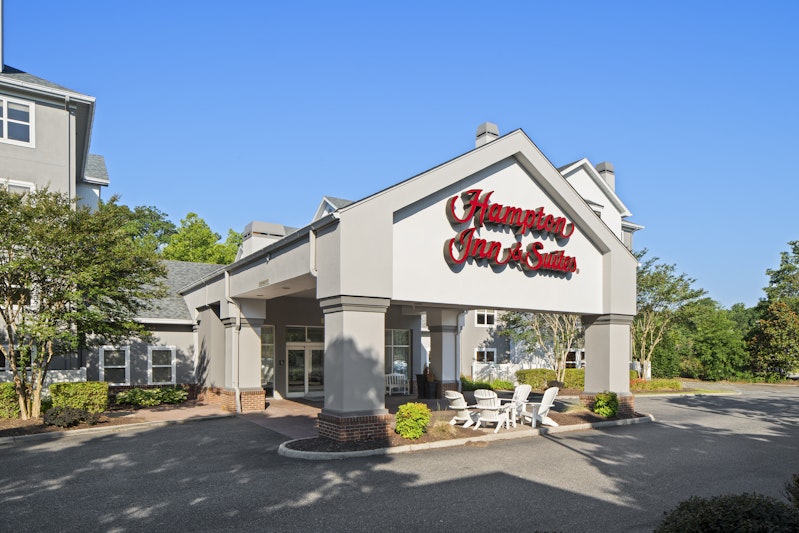 Hampton Inn & Suites Newport News (Oyster Point) 35/36