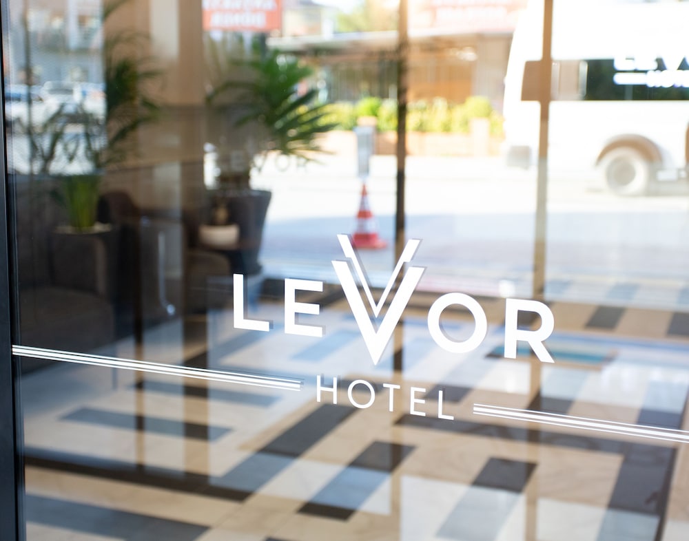 Levor Hotel 35/50