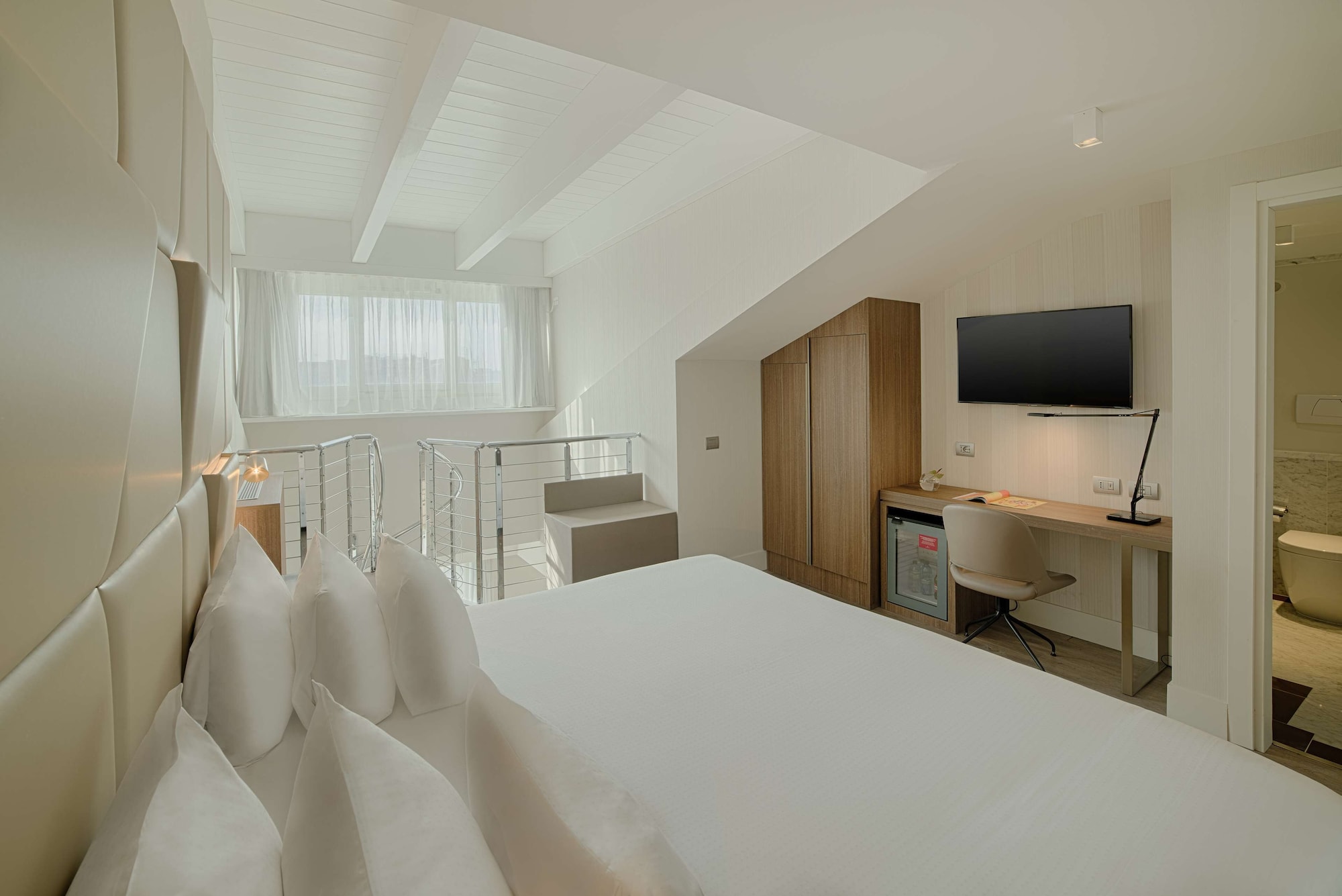 DUPLEX, SUITE, WITH EXTRA BED