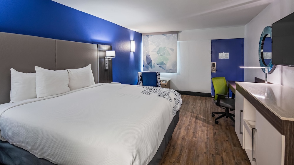 Surestay Plus Hotel By Best Western Sacramento Cal Expo 12/39