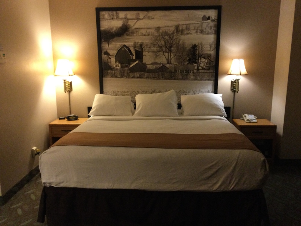 Super 8 by Wyndham Monroe WI 23/54