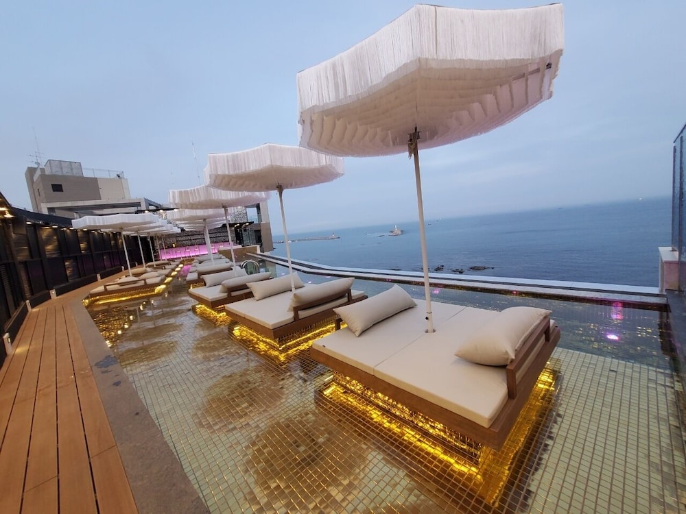 Best Louis Hamilton Hotel Ocean Terrace 32/34