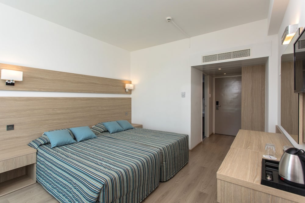 Kapetanios Bay Hotel 11/49