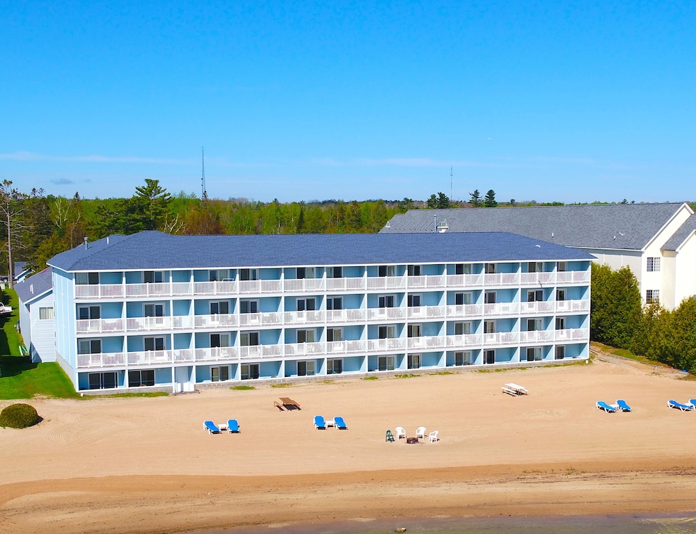 Fairview Beachfront Inn & Waterpark photo4