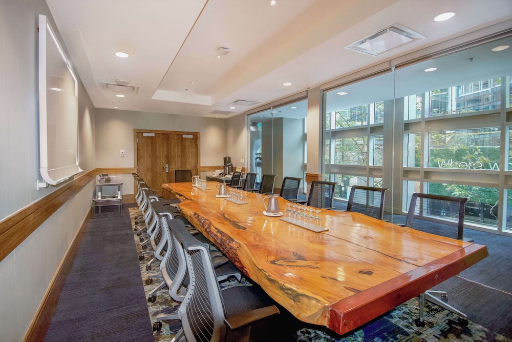 Coast Coal Harbour Hotel 56/64