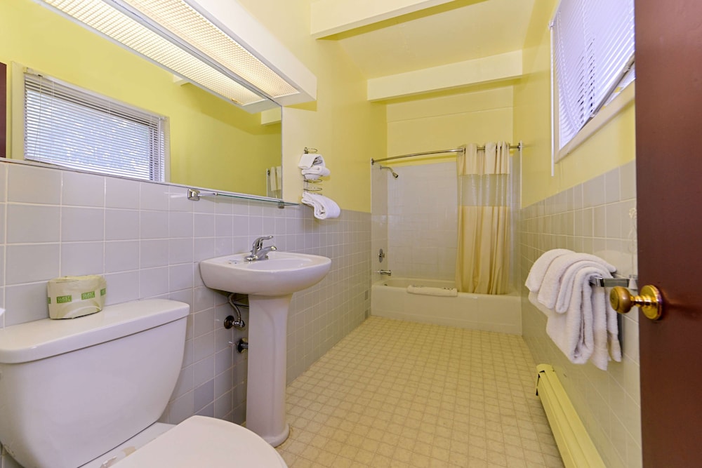 Americas Best Value Inn Geneva 16/38