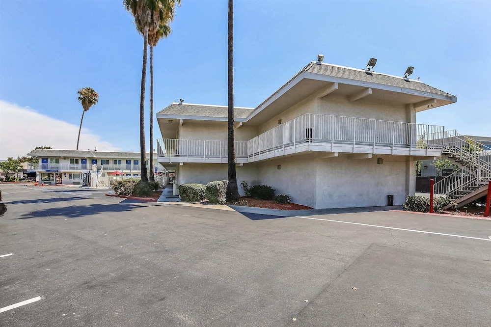 Motel6 Pleasanton, CA 51/63