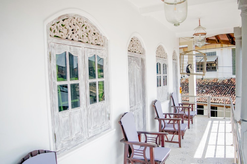 Rampart View Guest House 24/48