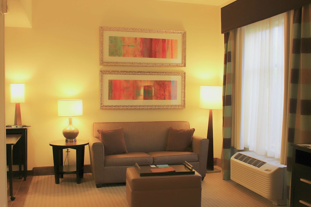Homewood Suites Victoria 44/81