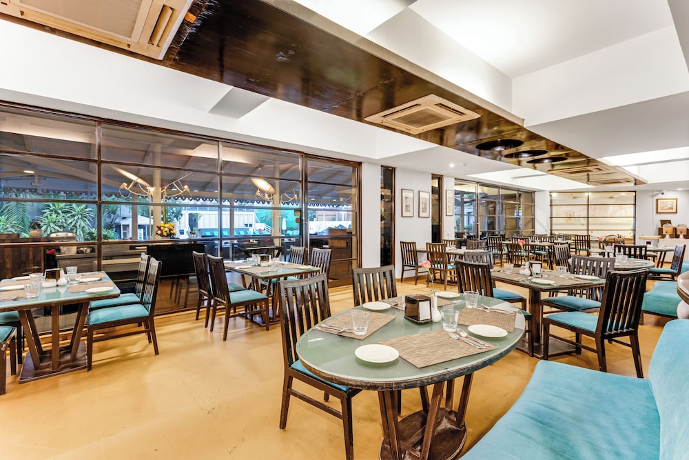 Whispering Palms Beach Resort 54/71