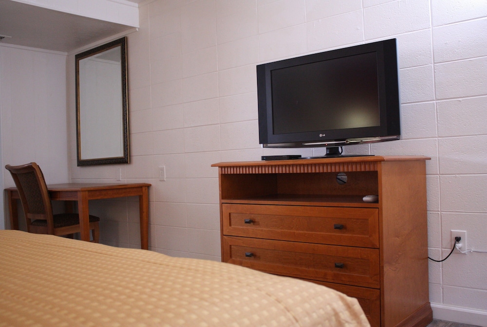 Capital O Budget Inn Ontario I-84 34/52