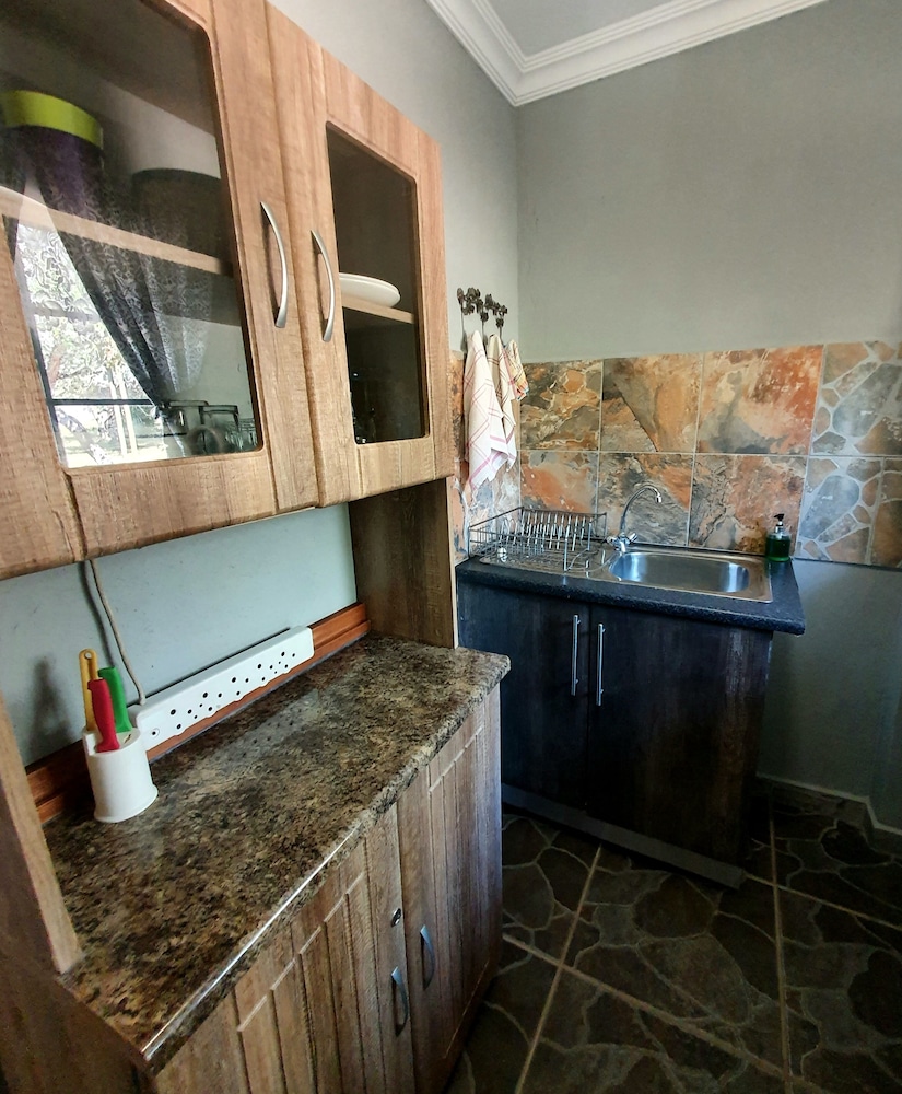 Doringpoort Safari Lodge(PTY)LTD 4/50