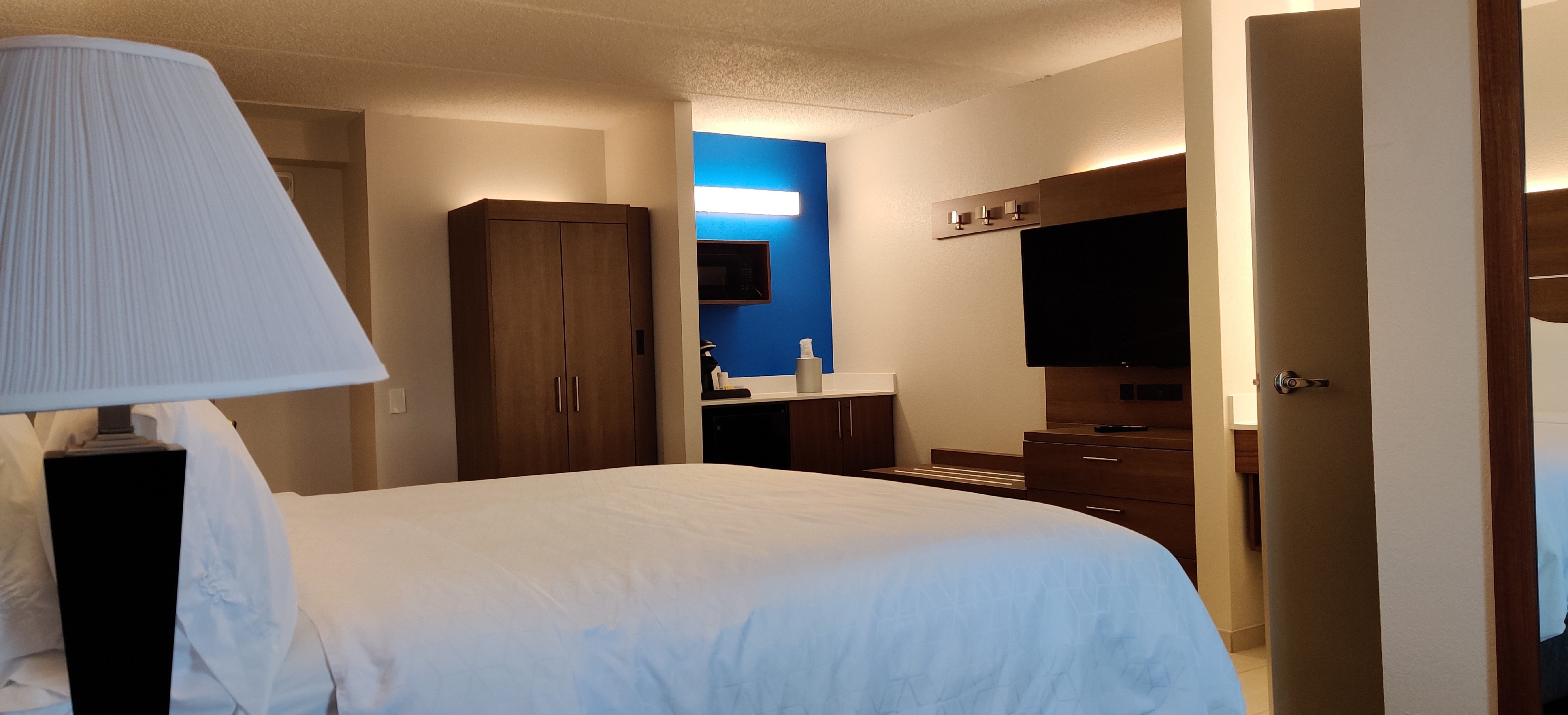 Holiday Inn Express Hotel And Suites Dallas Ft Worth Airport South 11/30
