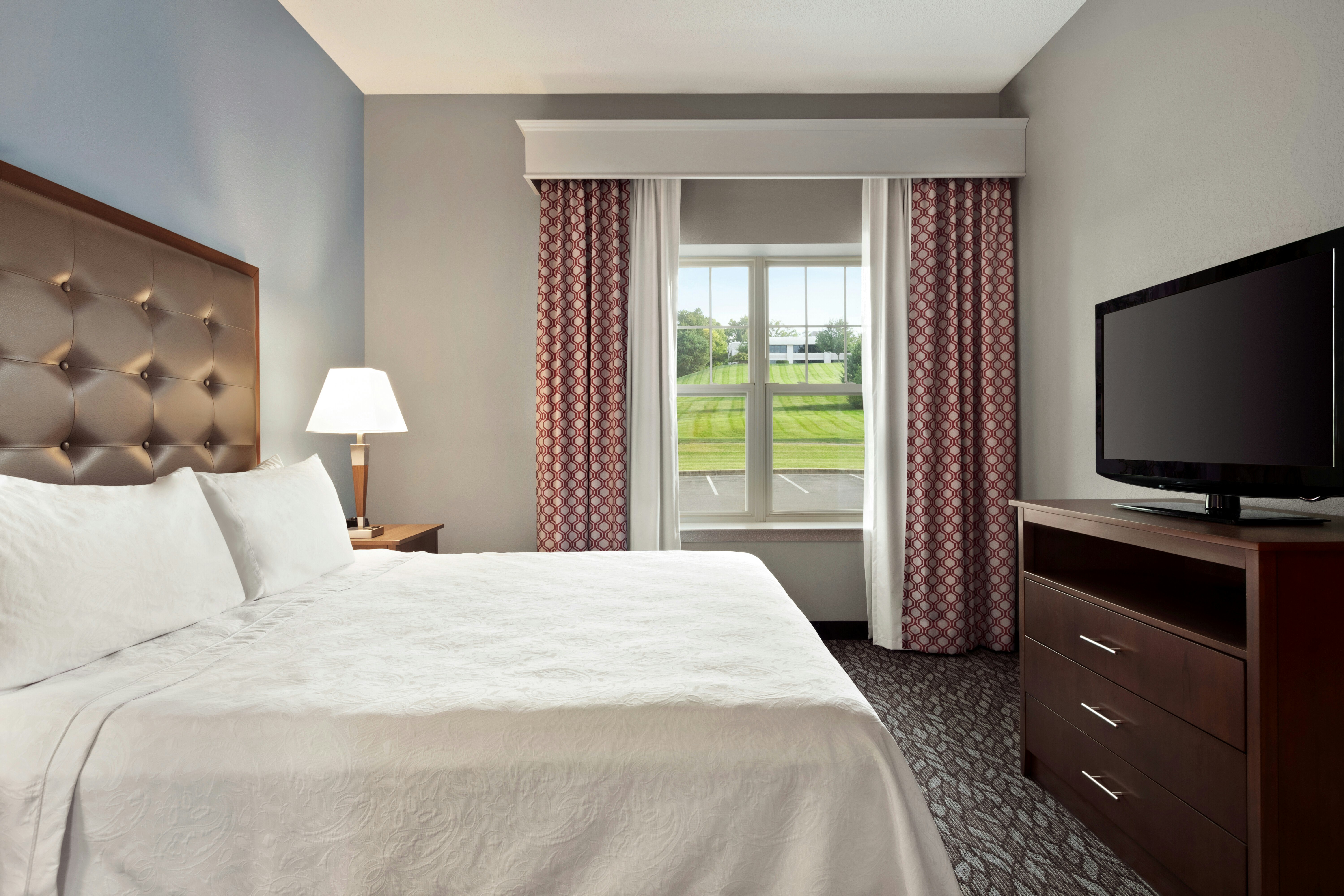 1 BEDROOM, SUITE, KING BED