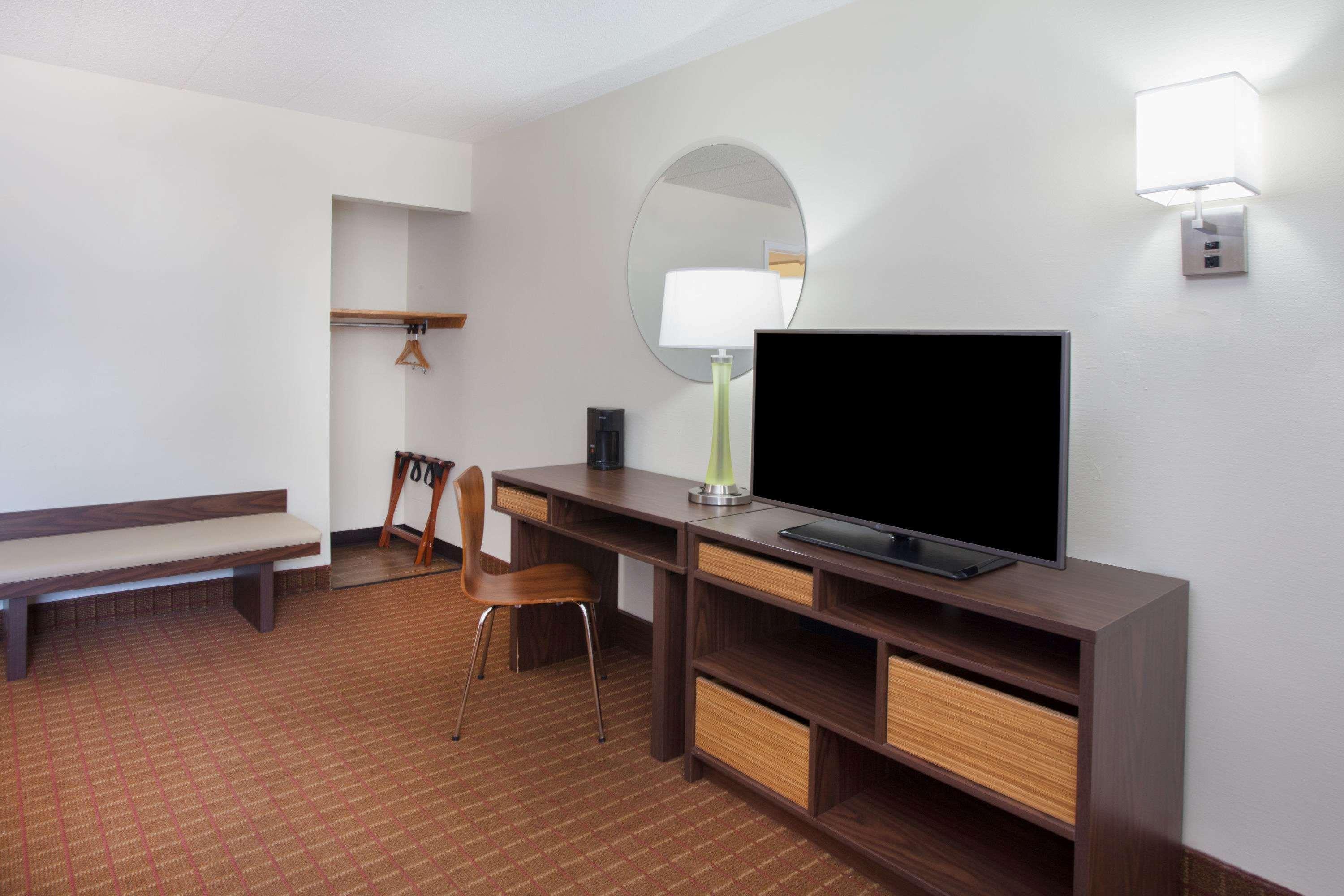 Super 8 by Wyndham Chicago/Rosemont/O'Hare/SE 23/25
