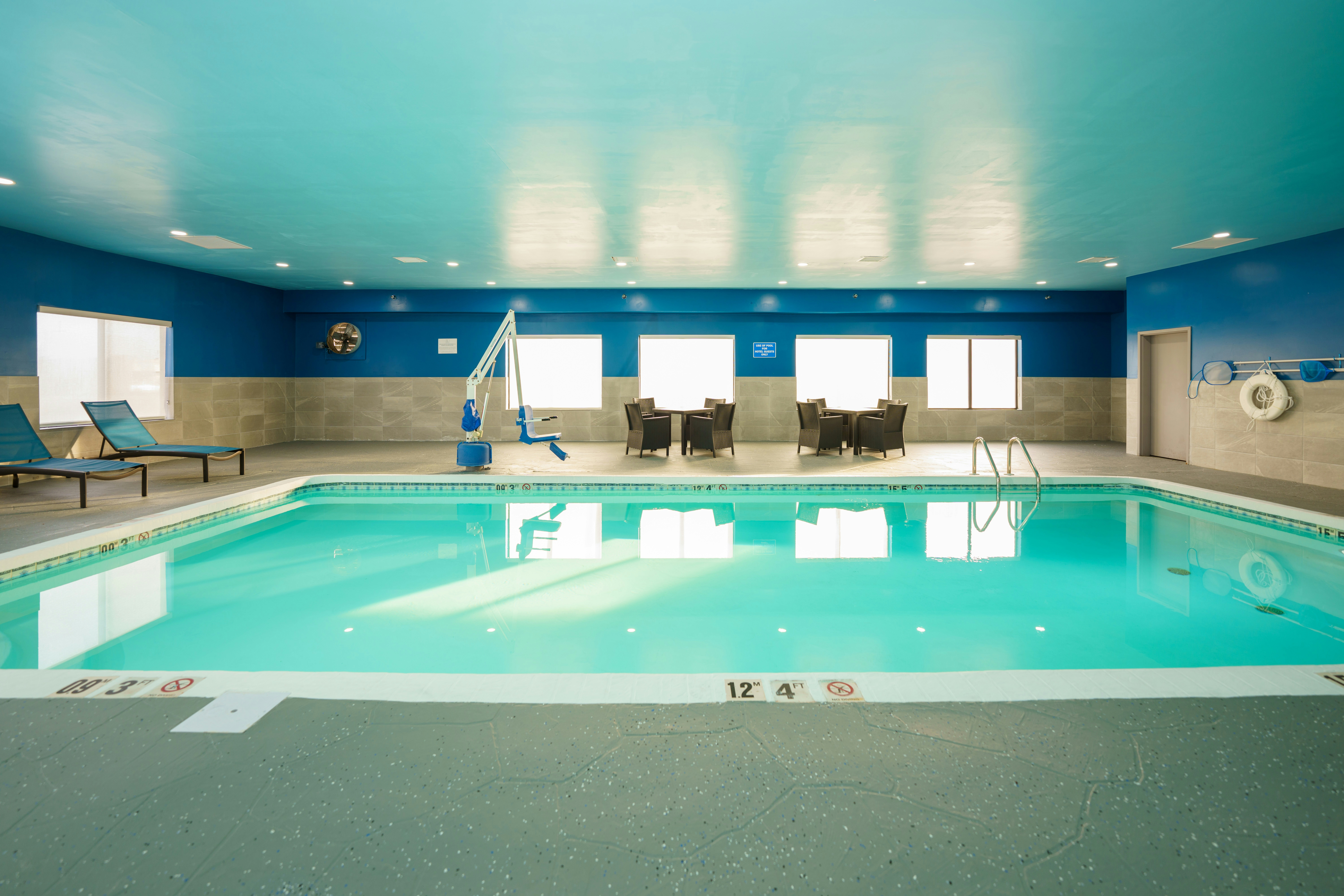 Hampton Inn Hutchinson 16/40